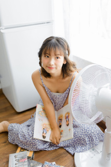 少妇把腿扒开让我添